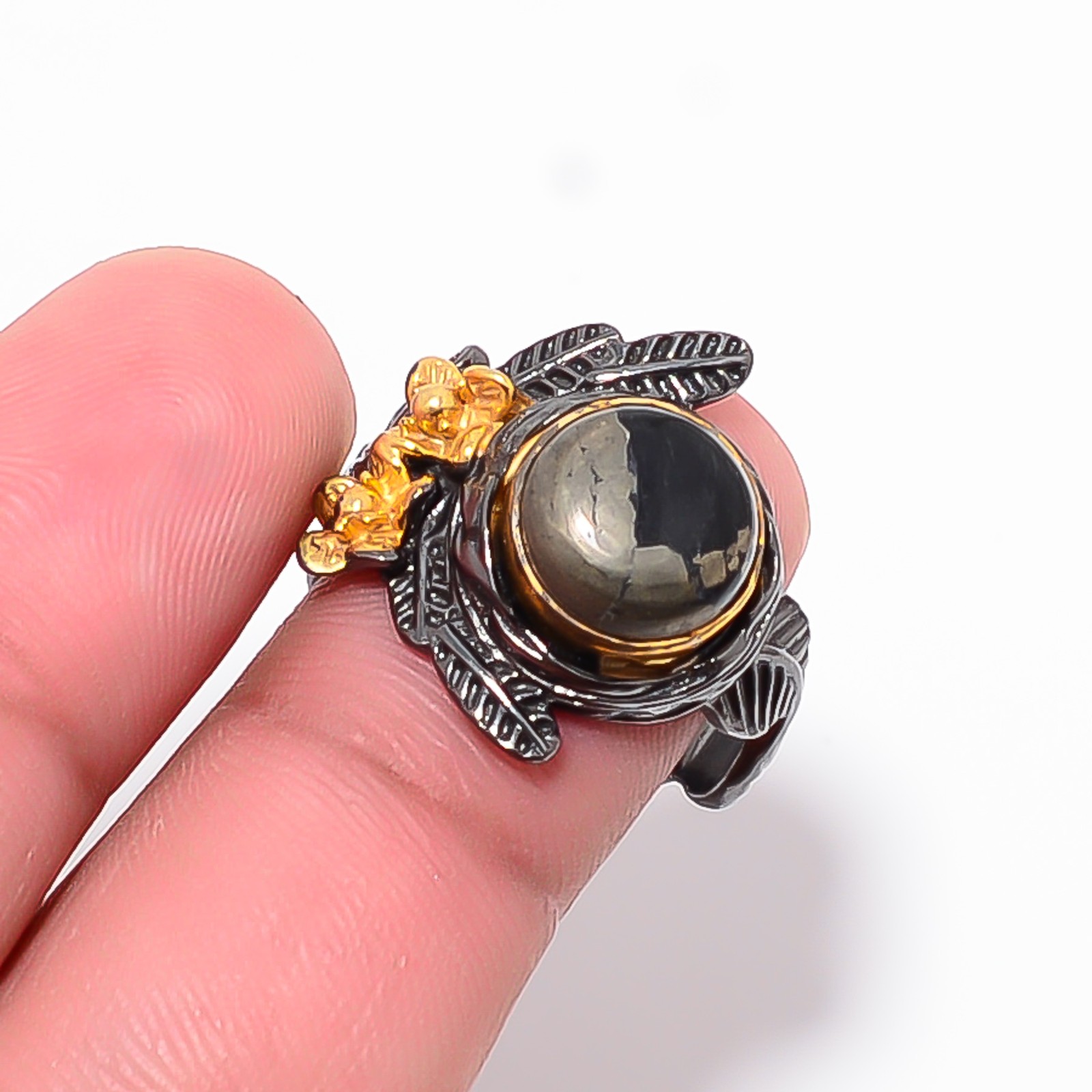 Healer’S Gold Pyrite In Magnetite 925 Sterling Silver Ring S.8 R87324