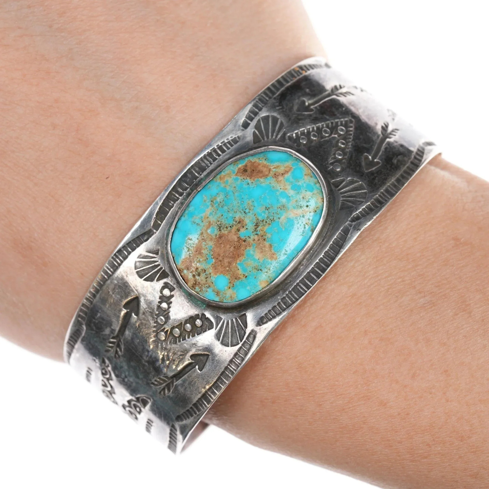 6.375″ Vintage Fred Harvey Navajo hand stamped sterling silver cuff bracelet tu