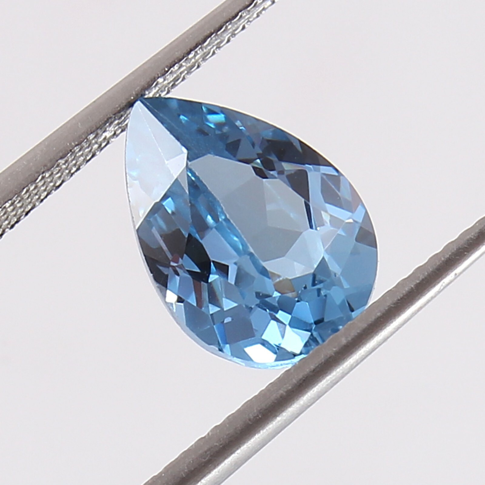 Natural Flawless Blueish Aquamarine Loose Pear Shape Cut Gemstone 4.90 Ct