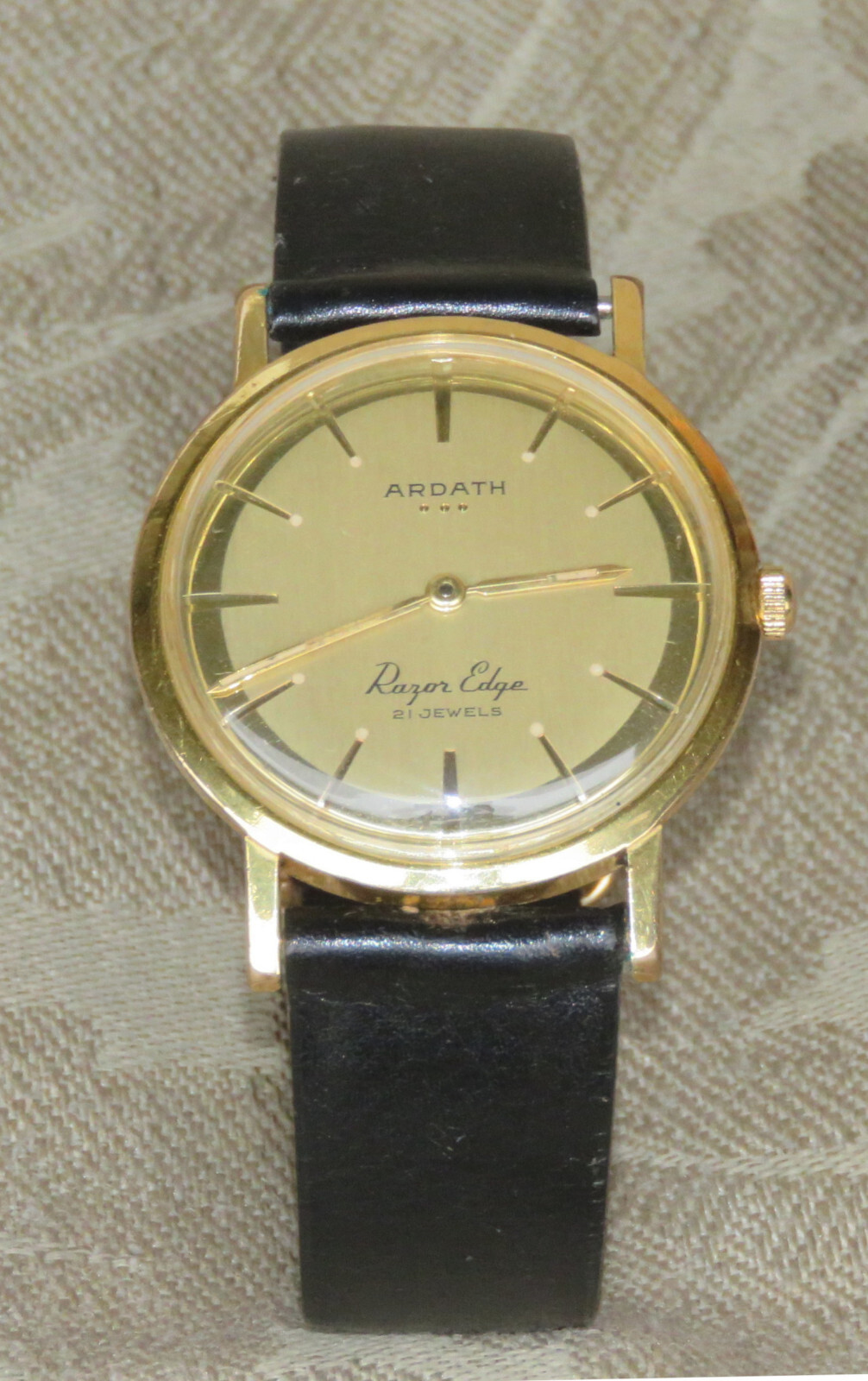 1960 ARDATH RAZOR EDGE 18K GOLD 20MC ETA PESEUX 7001 MANUAL 21J ULTRA THIN WATCH