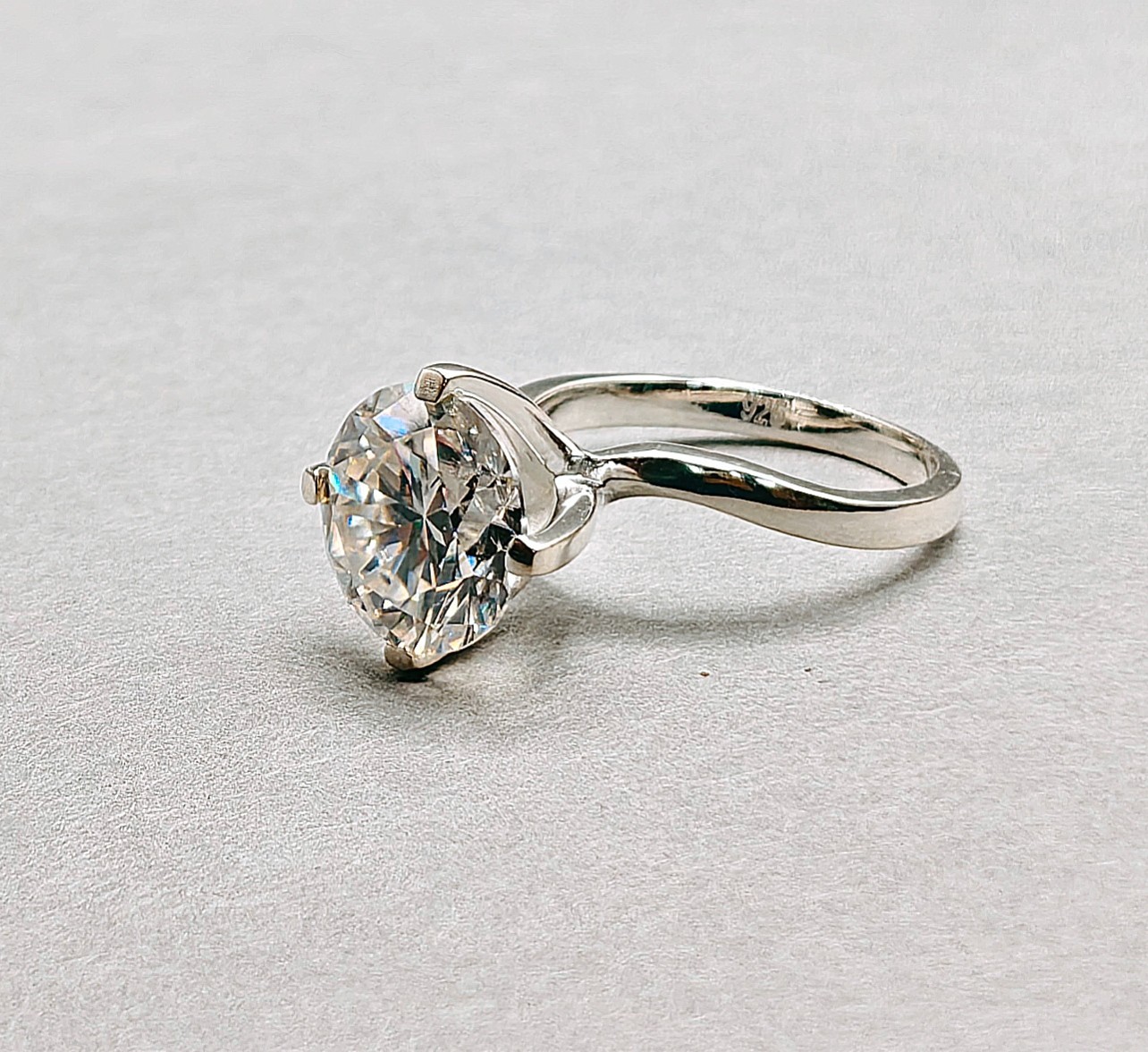 Solitaire 3.75 Ct Round Cut Off White Treated Diamond in Ring 925 Silver