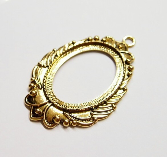 4 of 40x30mm Antique Gold Victorian Deco Beaded Laurel Wreath Pendant Settings