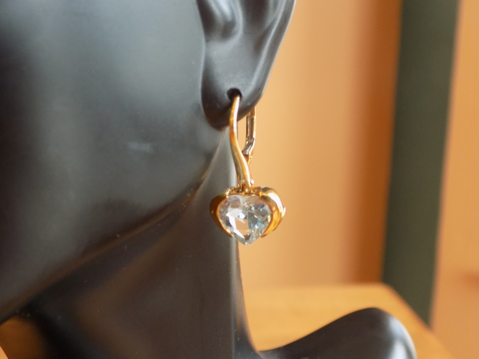 Le-Gi 18k blue topaz heart dangle earrings