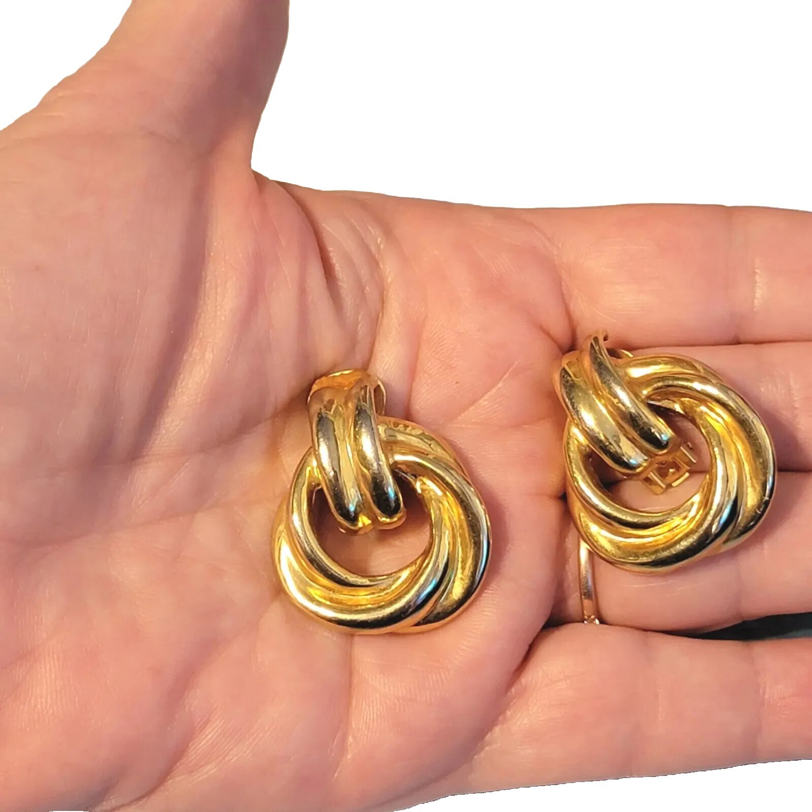 Vintage 1980s Gold-tone Clip-on Dangle Earrings 1.5″ Doorknockers Chunky gc20