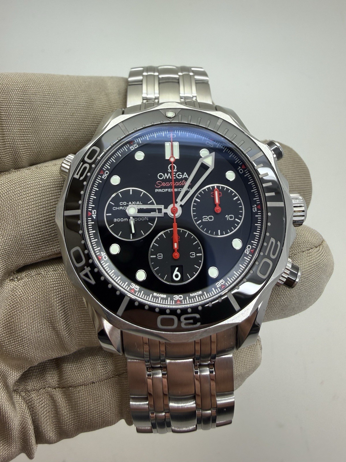Omega Seamaster Chronograph Black Dial 44mm Steel Watch 212.30.44.50.01.001 B+P