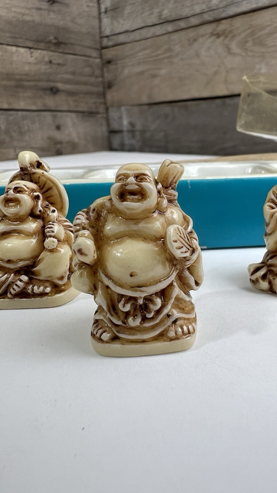 6 Piece Resin White/Brown Carved Buddha Face Head Pendant Amulet Necklace 🤎