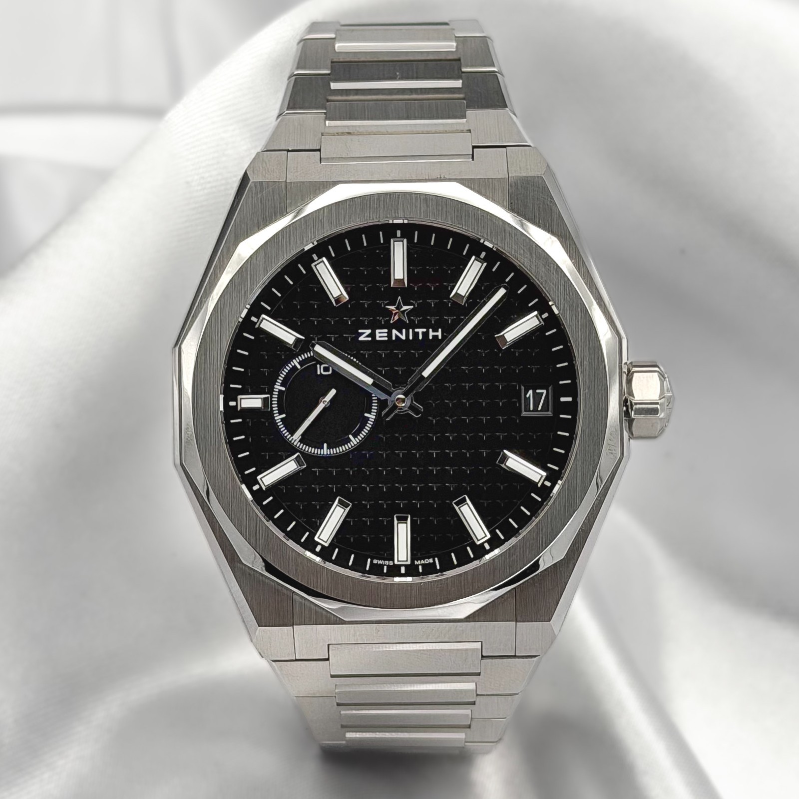 Zenith Defy Skyline 03.9300.3620/21.I001 Black Dial 41MM Warranty til 2027