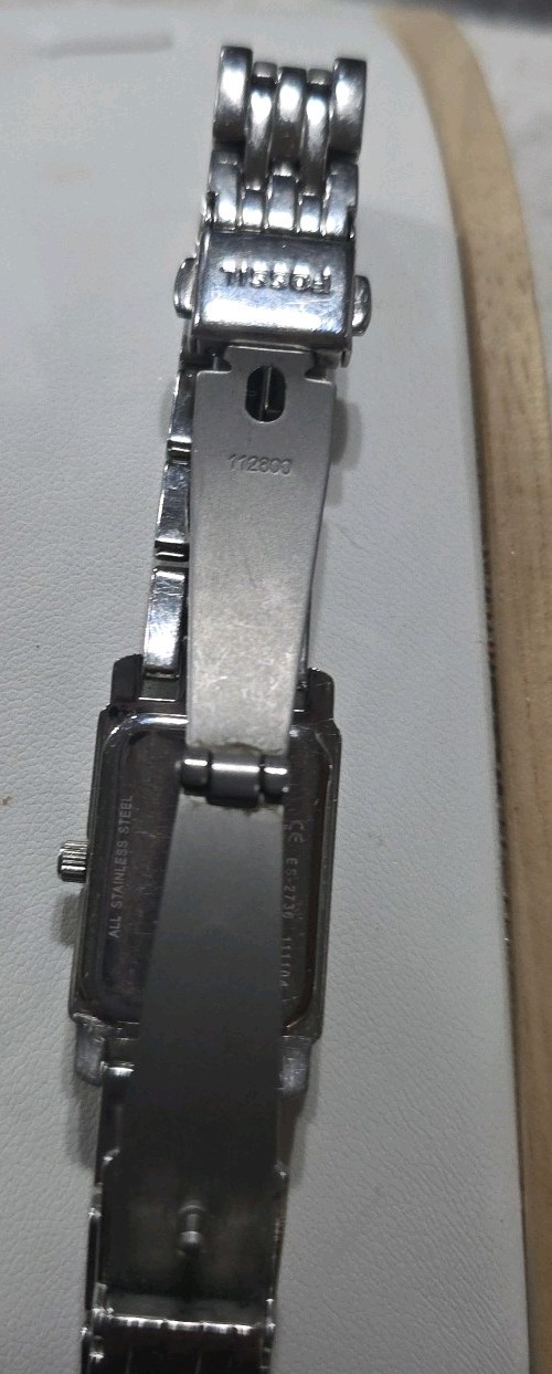Womens Silvertone Fossil Wristwatch 6.5″ New Batterty Installed