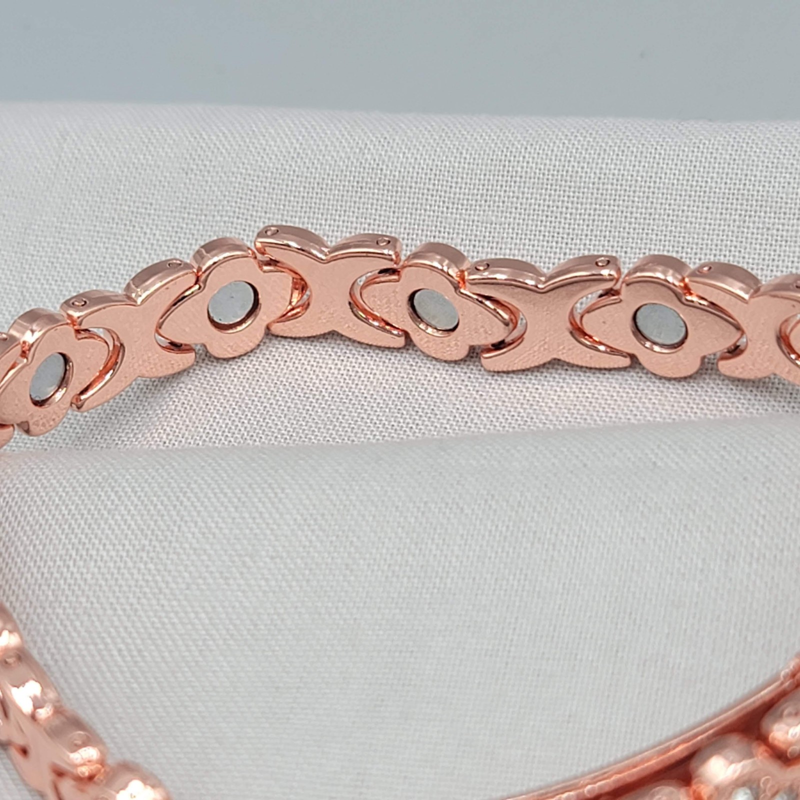 Rose Gold Tone Flower Tennis Bracelet Womens 8.5 In Rhinestone Magnetic Jewelry