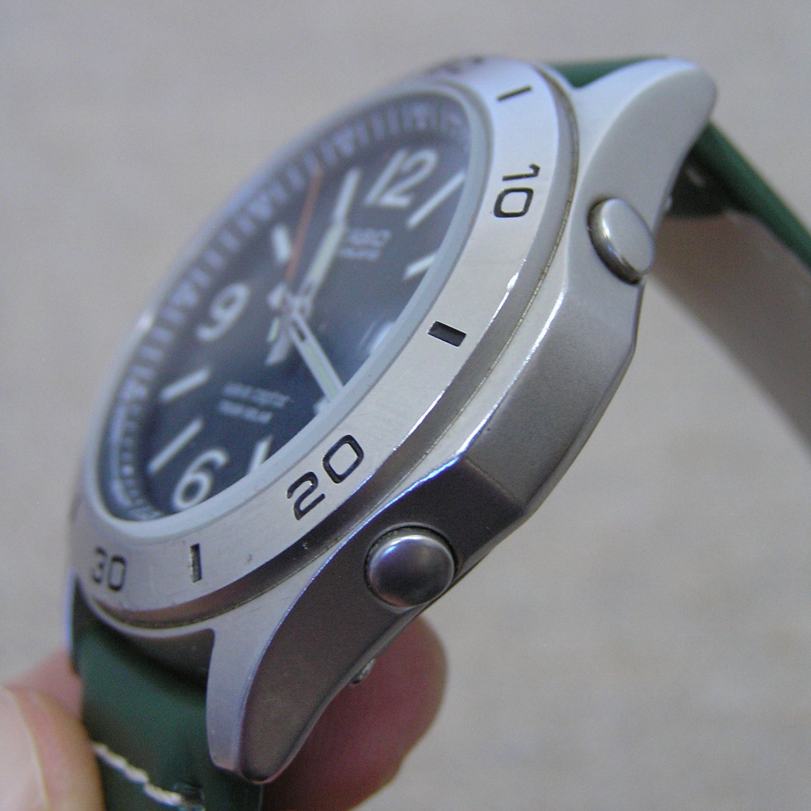 [Japan Exclusive!] CASIO OVW-110 “Overland” Solar Field Watch – Japan Imported