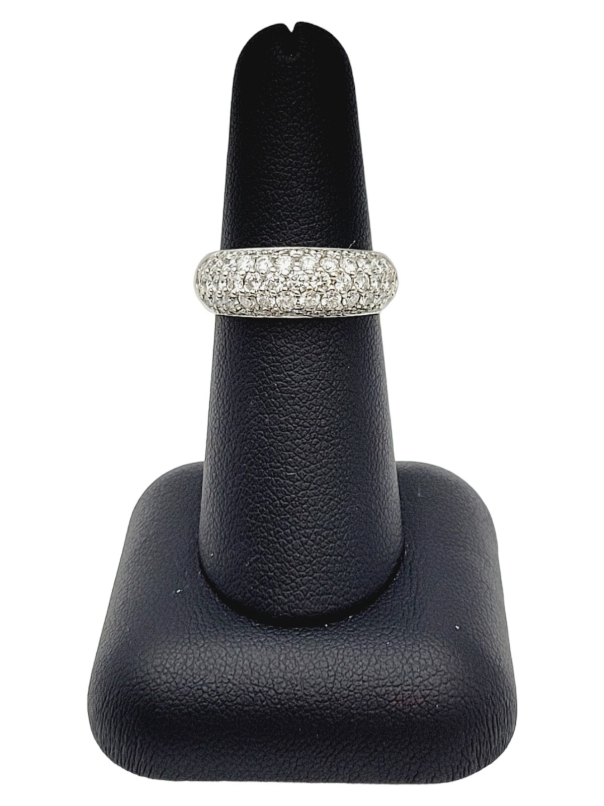 Ring Diamonds Round Pavé 1.52 CTW Dome 7.18 mm Band 18 Karat White Gold Size 7
