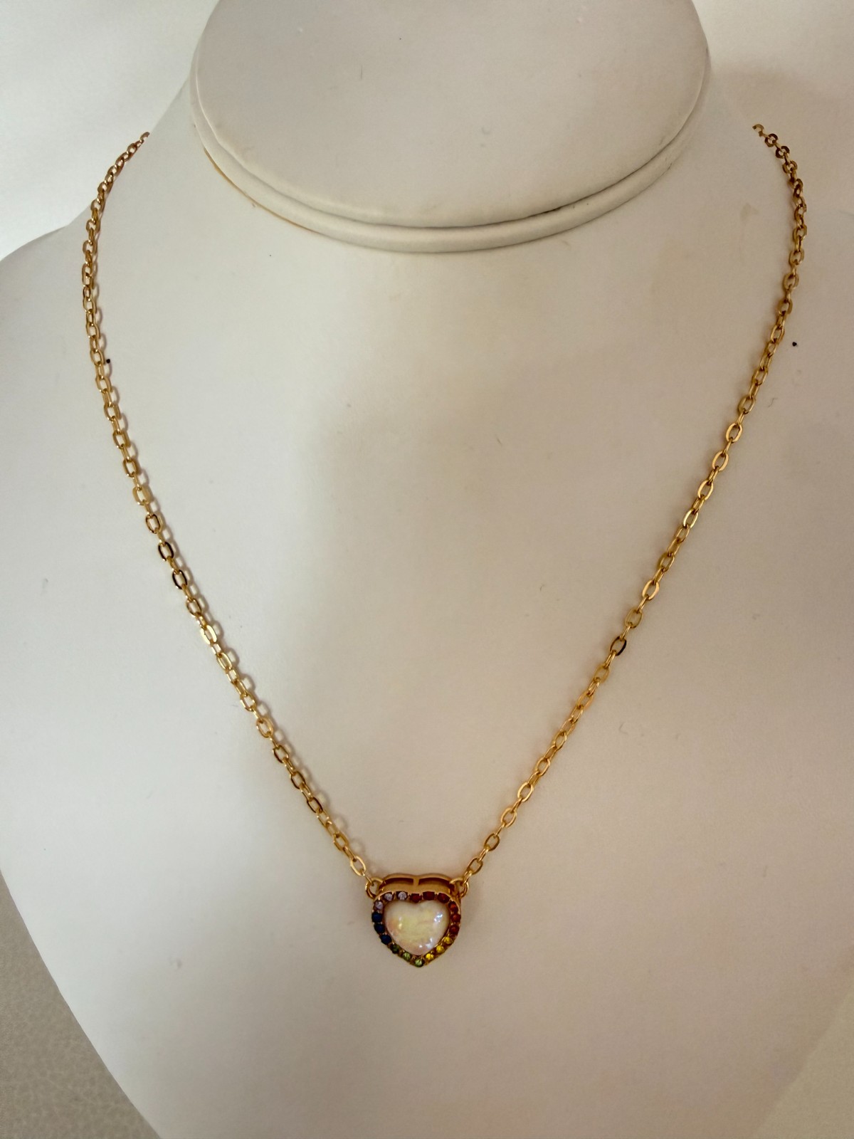 NWT KURT GEIGER LONDON OPAL HEART HALO PENDANT NECKLACE GOLD TONE W DUST BAG