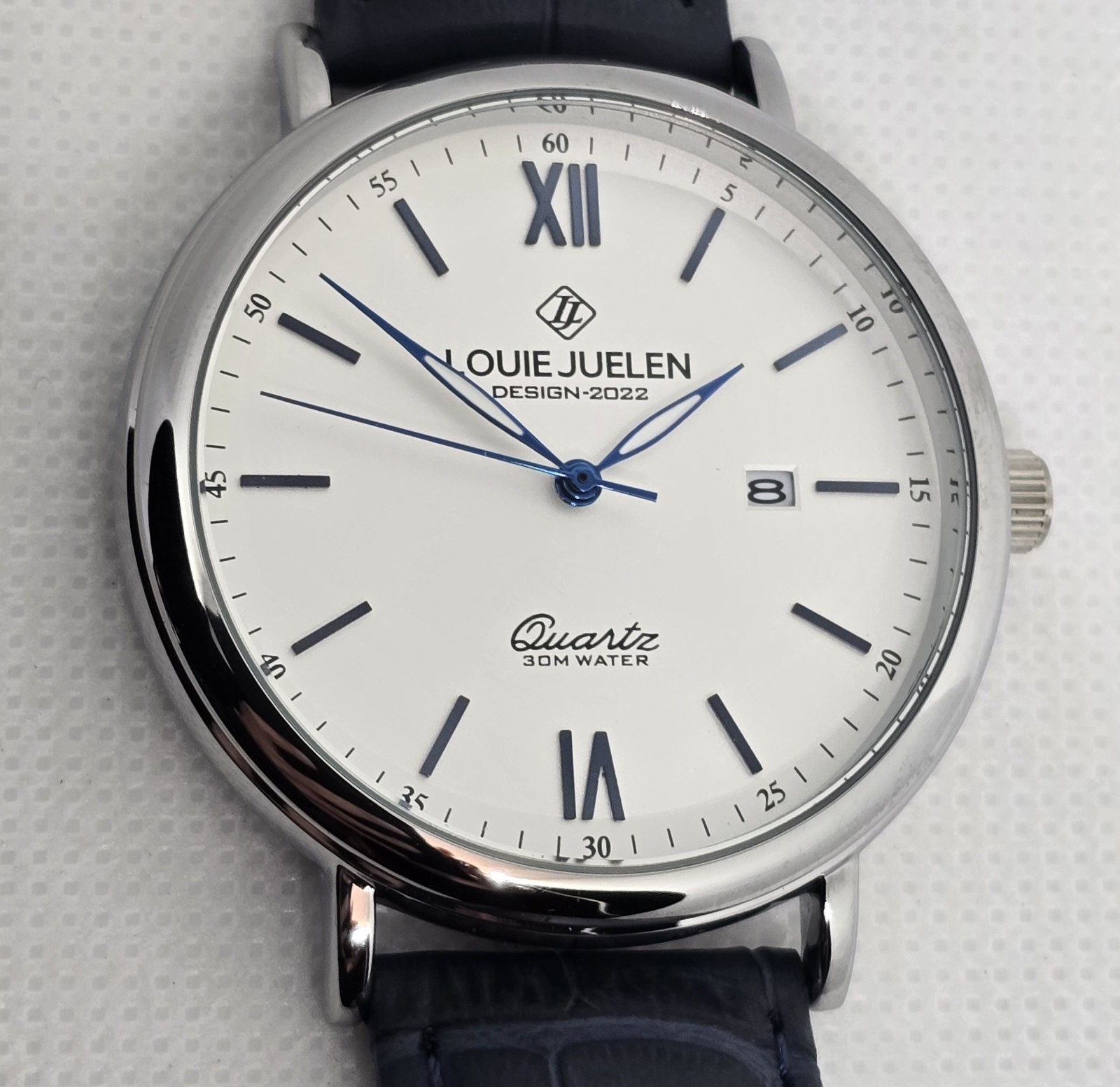 Man’s Classic Luxury Round Date Silver Tone Case Blue Leather Strap Watch 13