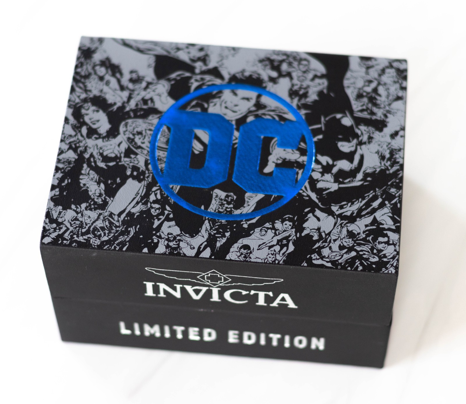 Invicta 26896 Superman DC Comics Automatic 47mm Watch Box Papers