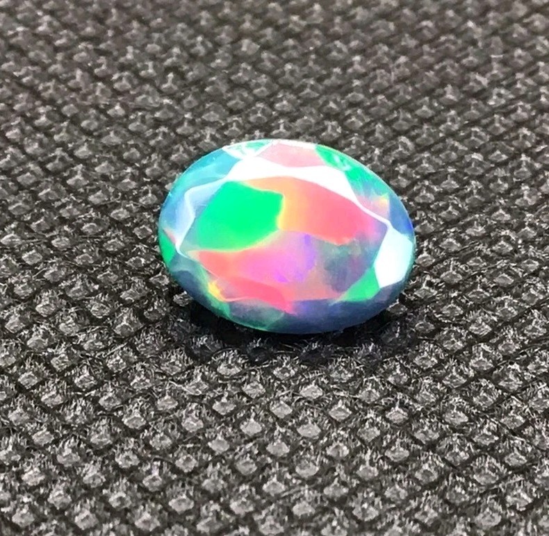 1.75ct Natural Black Opal Oval Cut – Bright Multicolour Fire Clean Stone 9.40mm✨