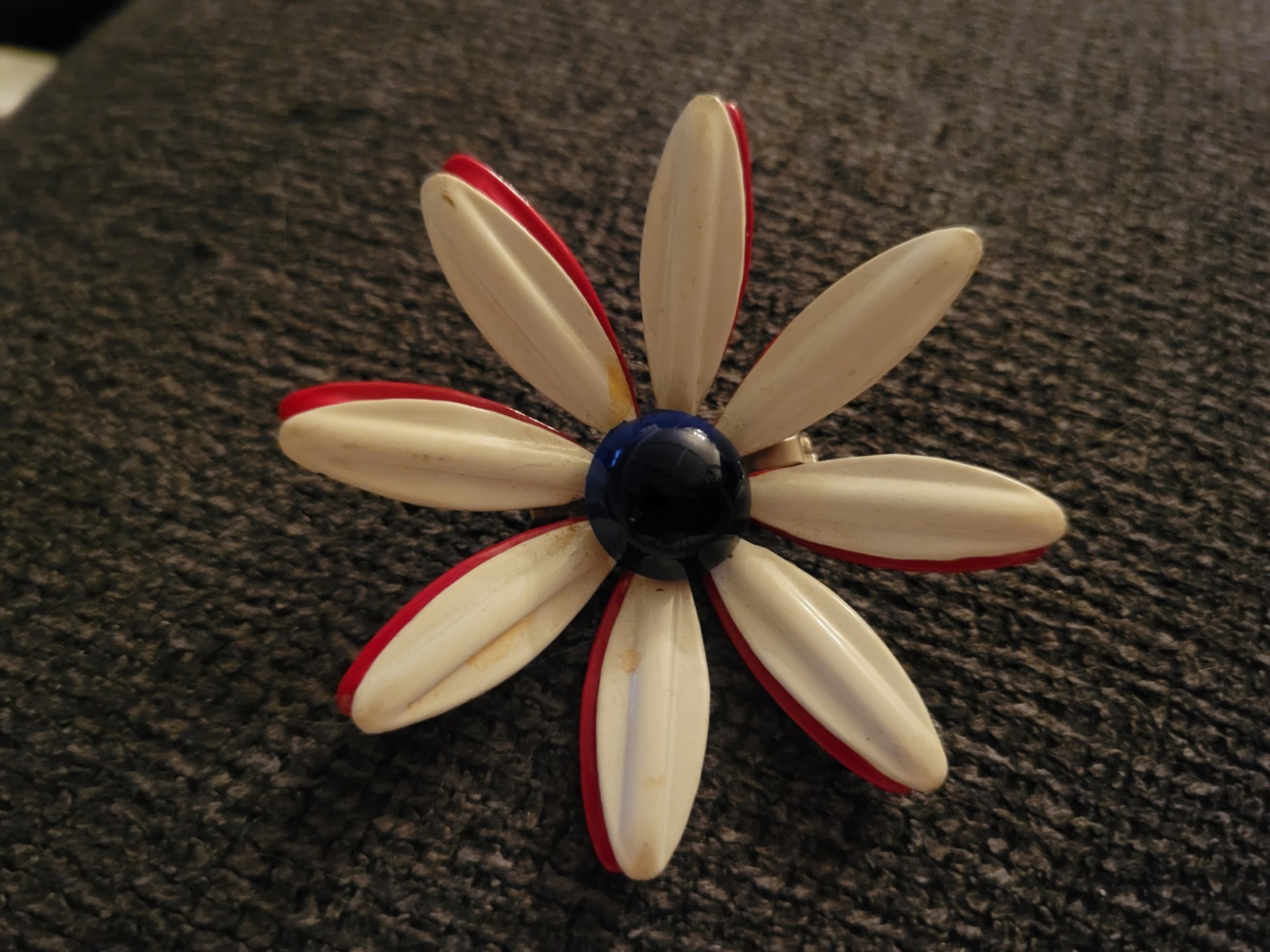 Vintage Stunning Enamel Flower Brooch 1950s To 1970s Good Condition CA E407-4