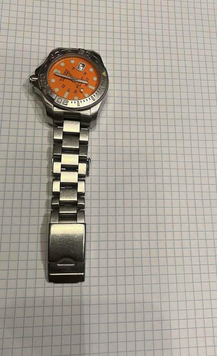 Victorinox Swiss Army 20 ATM 42mm Quartz 200m Orange Dial Date Diver SS