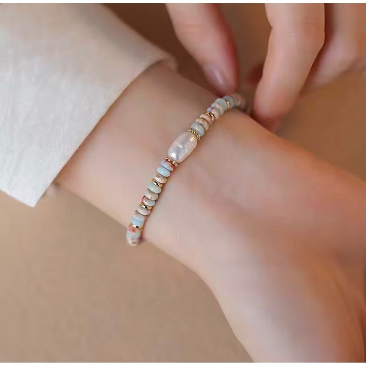 Freshwater Pearl Beaded Bracelet Gold Tone Adjustable Pastel Stone Beads Boho