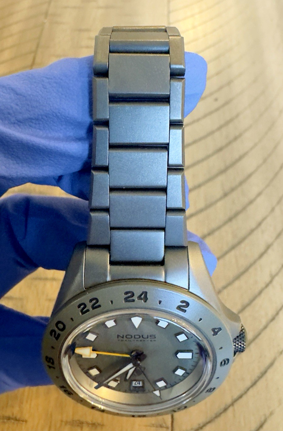NODUS RAVEN TRAILTREKKER GMT Clay 39.5mm, EXCELLENT, Box & Papers, SOLD OUT!