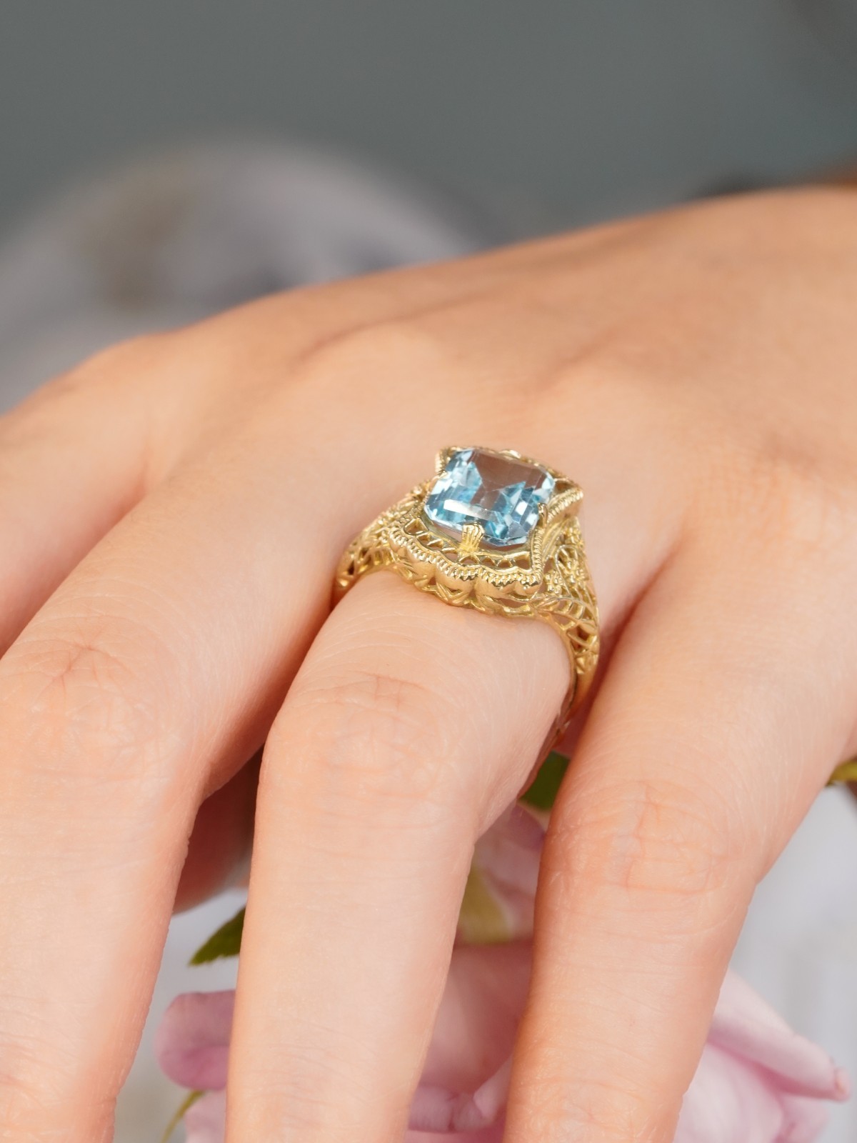 9K Yellow Gold Solid Blue Topaz Edwardian Style Filigree Cocktail Ring