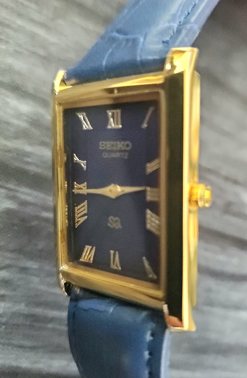 Vintage Rectangle Tank Gld Blu Blu Men Dress Watch New Mov Batt-