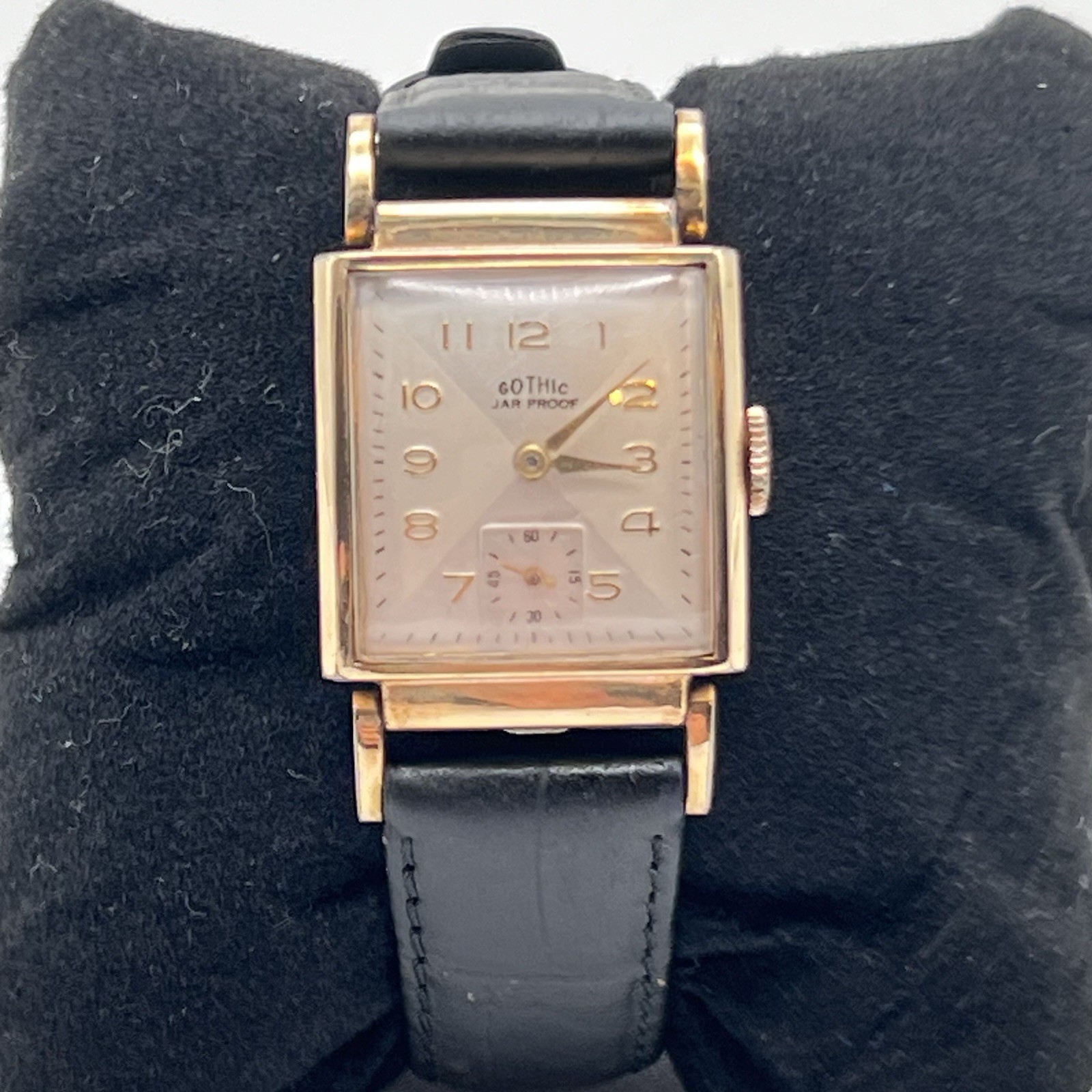 Vintage GOTHIC Jar Proof Manual Wind Men’s Wristwatch from the mid-20th century