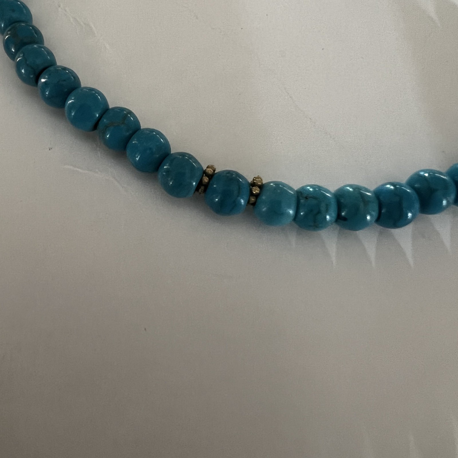 Faux turquoise round beaded choker neckalce adjustable gold tone clasp 16″