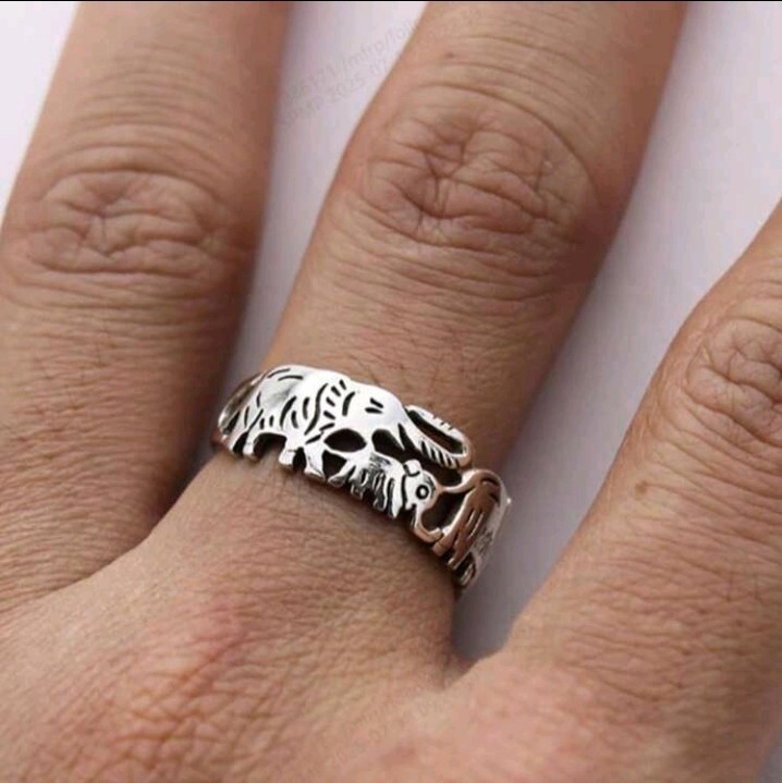 Silver-Plated Zinc Carved Out Elephant Design Ring Size 7