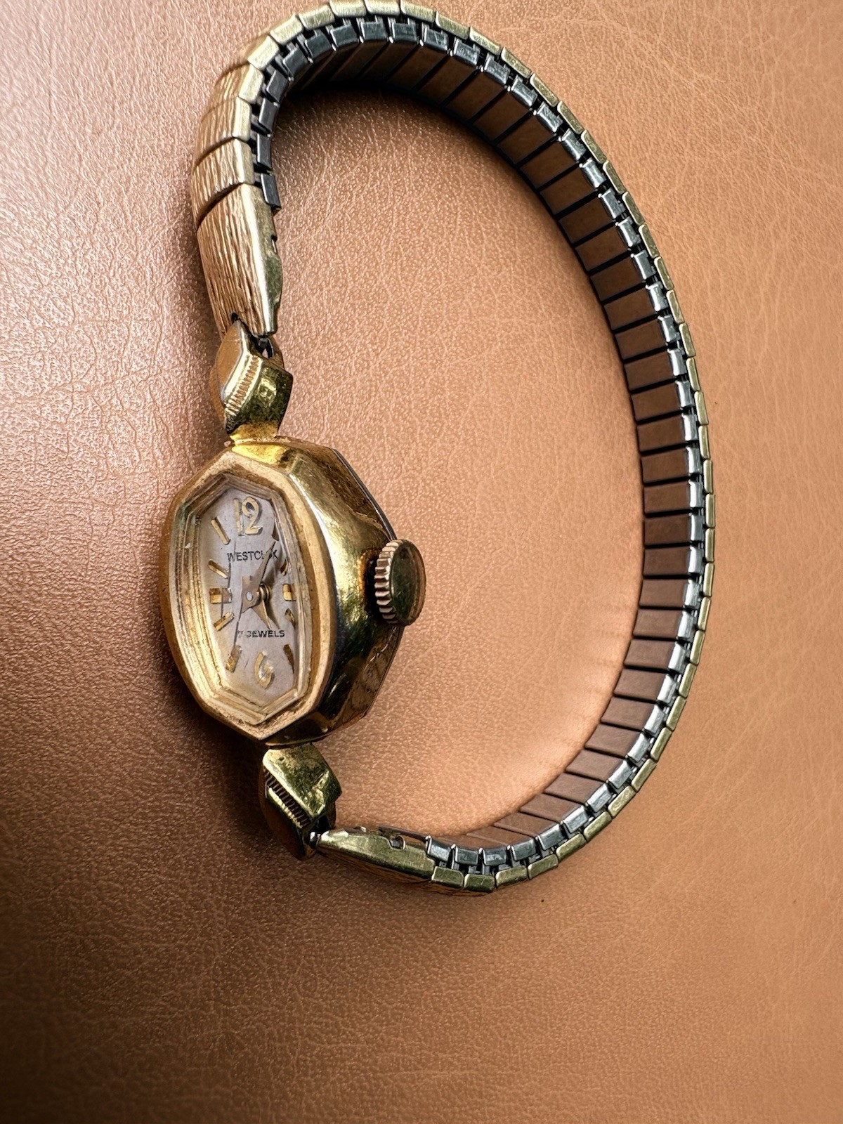Weatclox Gold Tone Stainless Steel Ladies 17 Jewels Watch