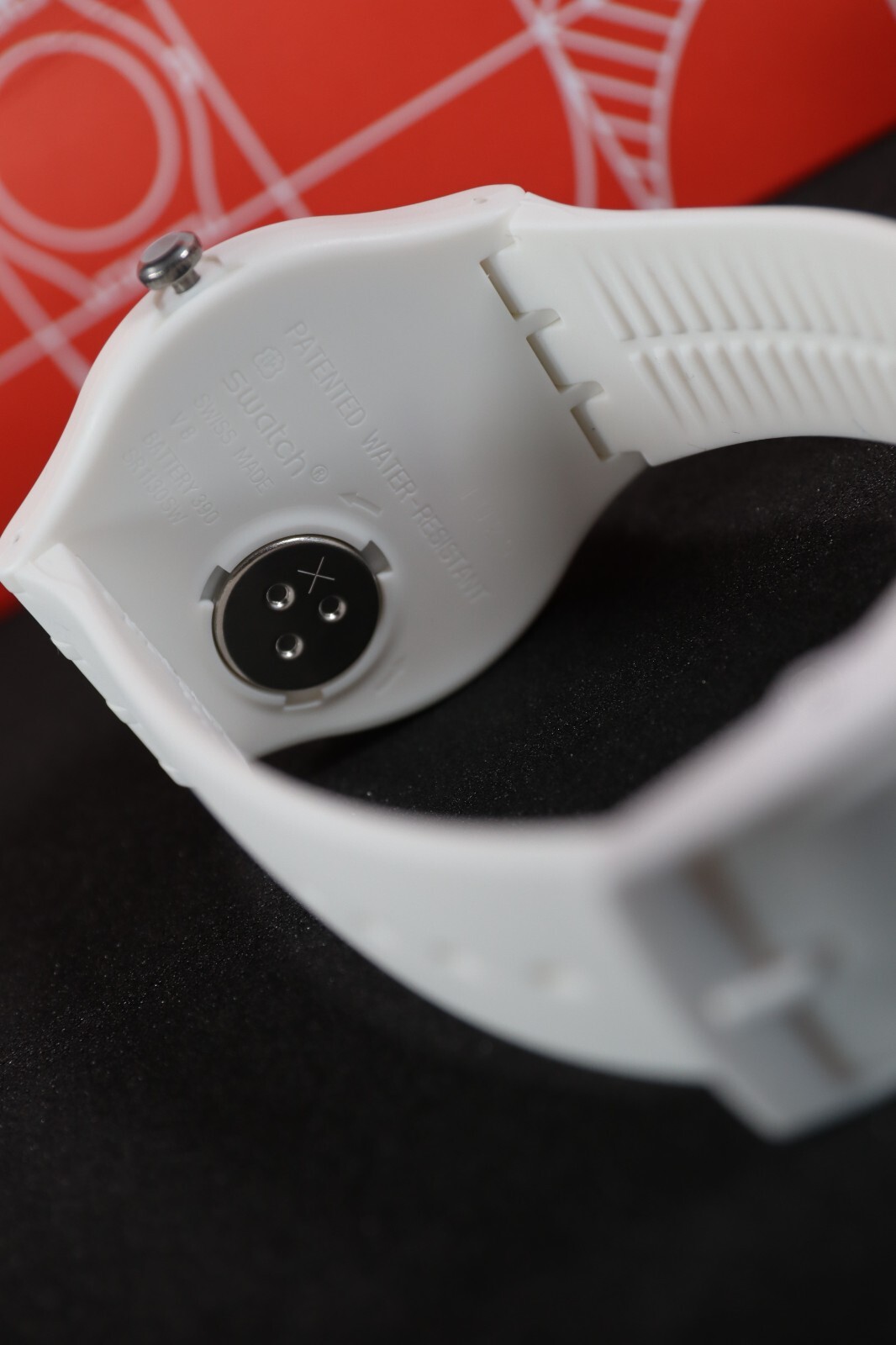 SWATCH SWISS MADE, MODEL MULTI COLLAGE, SUOW132 NEW WHITE DIAL QUARTZ UNISEX