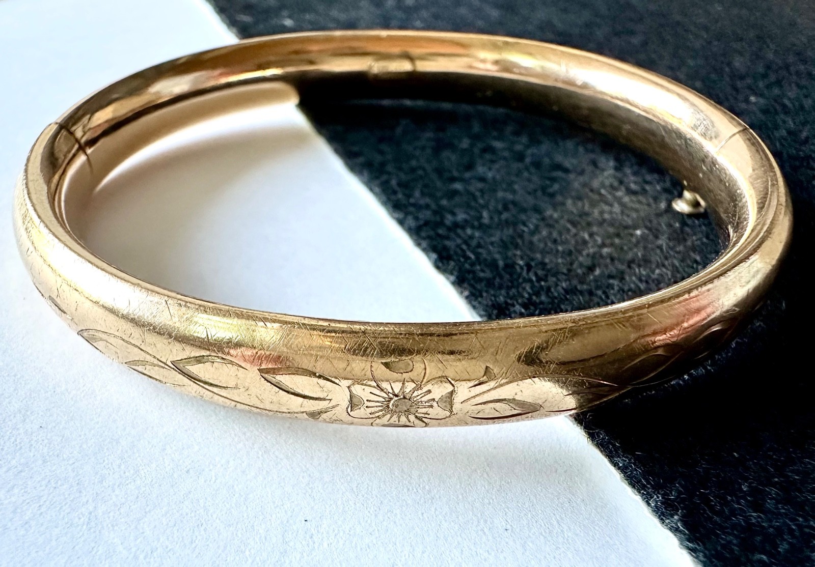 Vtg Winard 12K Gold Filled Hinged Bangle floral Etched secure w/ Bar