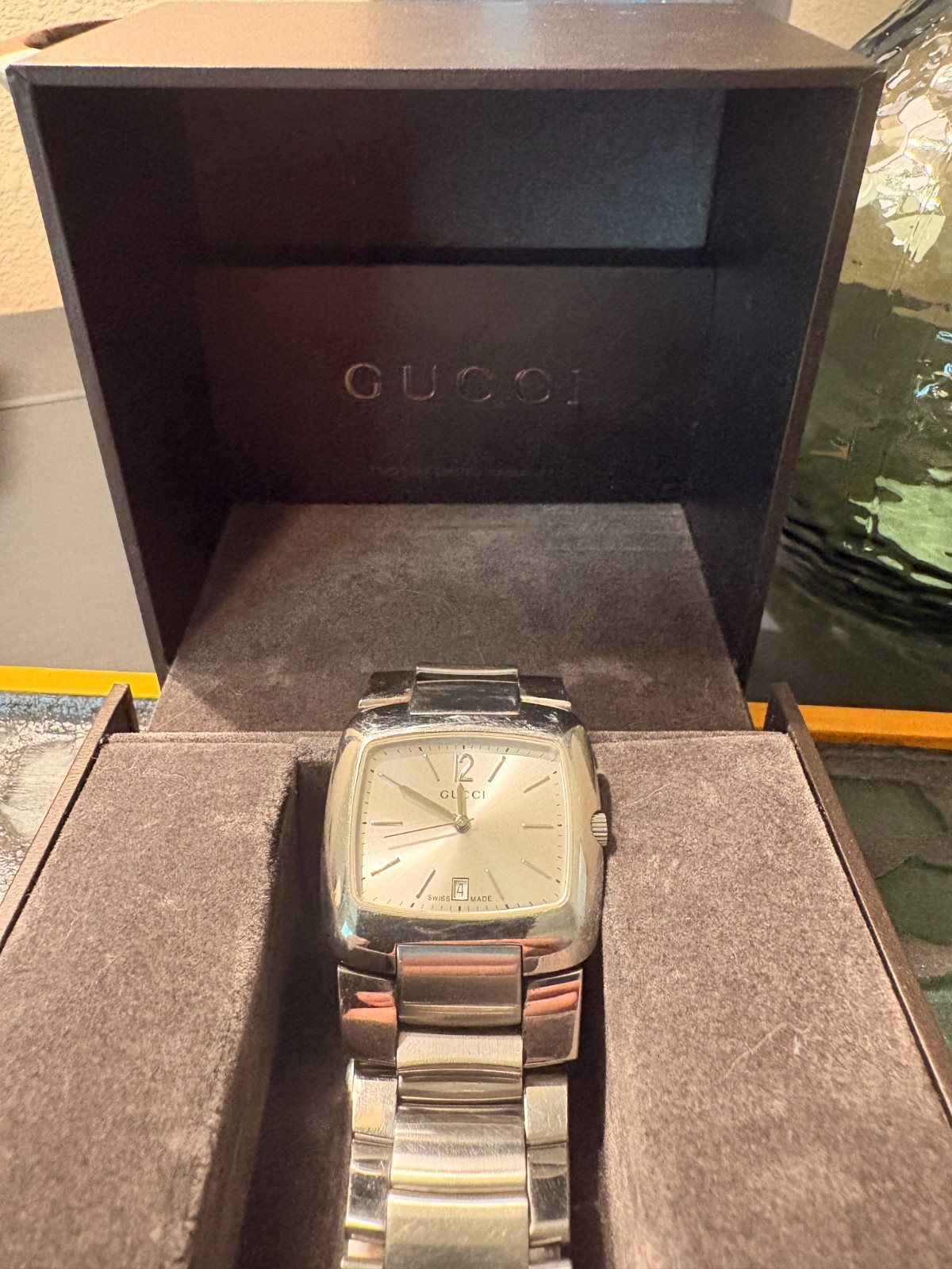 Mens Gucci timepiece 8500m