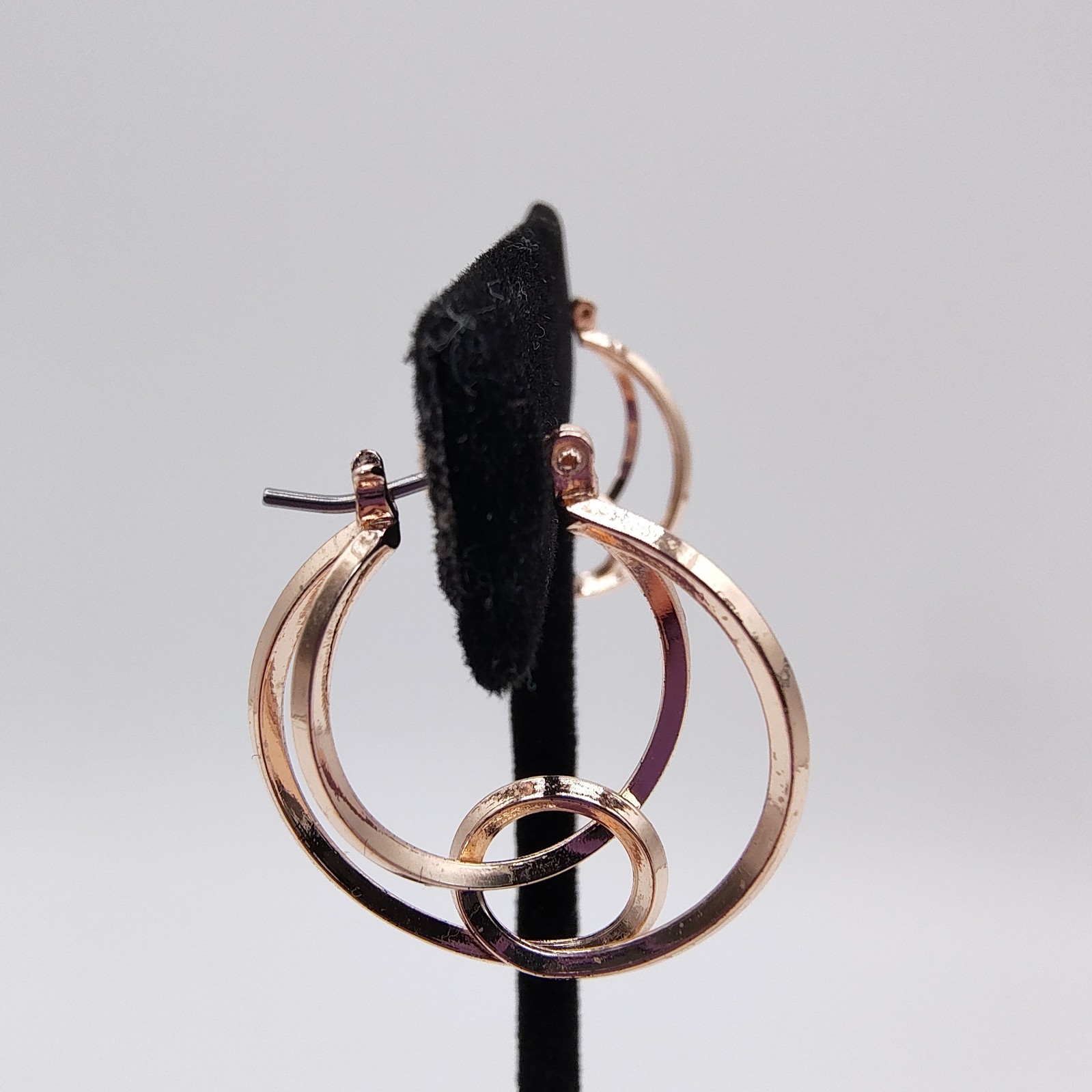 Interlocking Circle Hoop Earrings Rose Gold Tone Chic Minimalist Sculptural