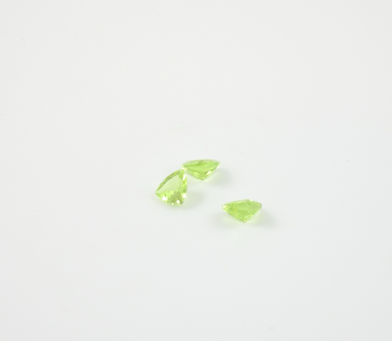 Set of 3 Green Chrysoberyl 2.0TCW – Trillion – 6x6mm – Loose Gemstones