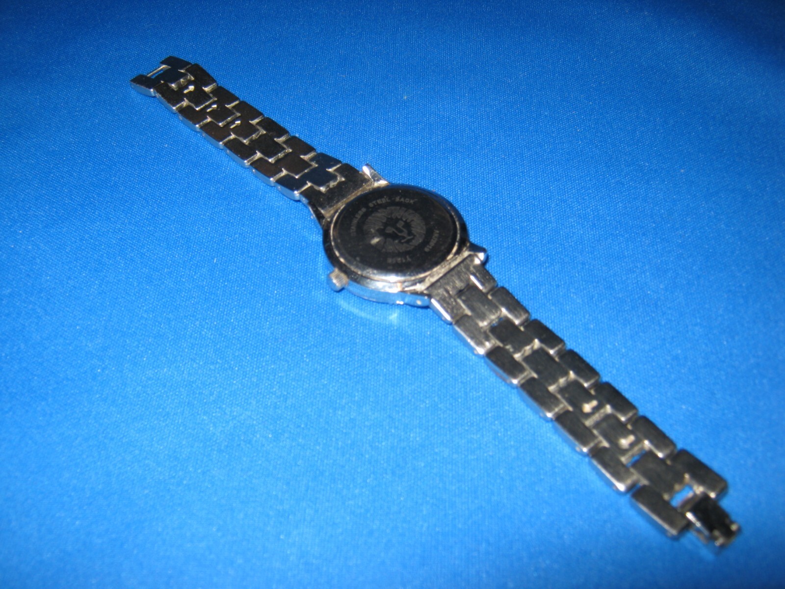 Anne Klein AK/2019 Fashion Quartz Watch with Metal Bracelet New BAttery