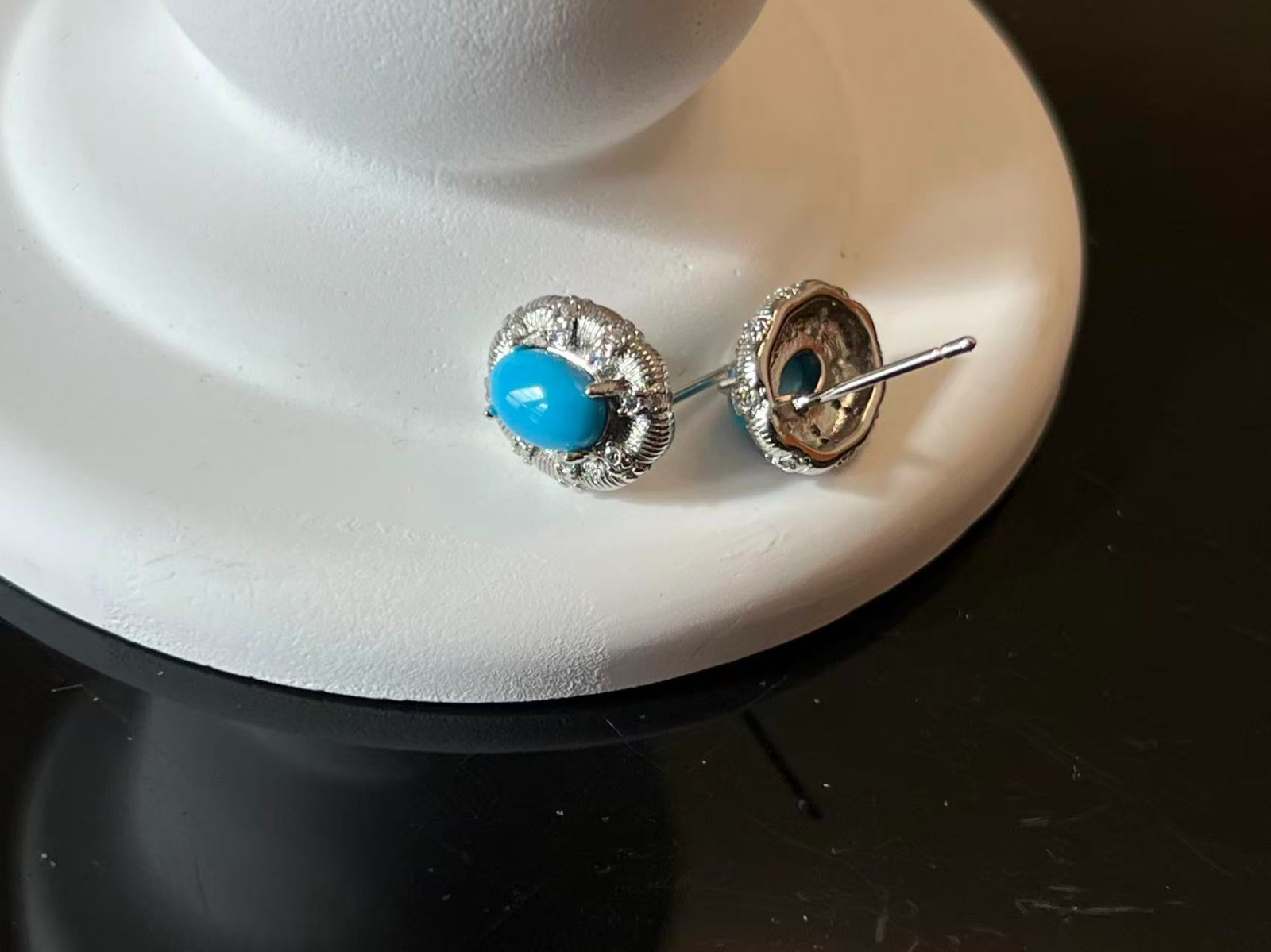 White Gold-plated Oval 5x7mm Turquoise Stud Earrings 925 Silver