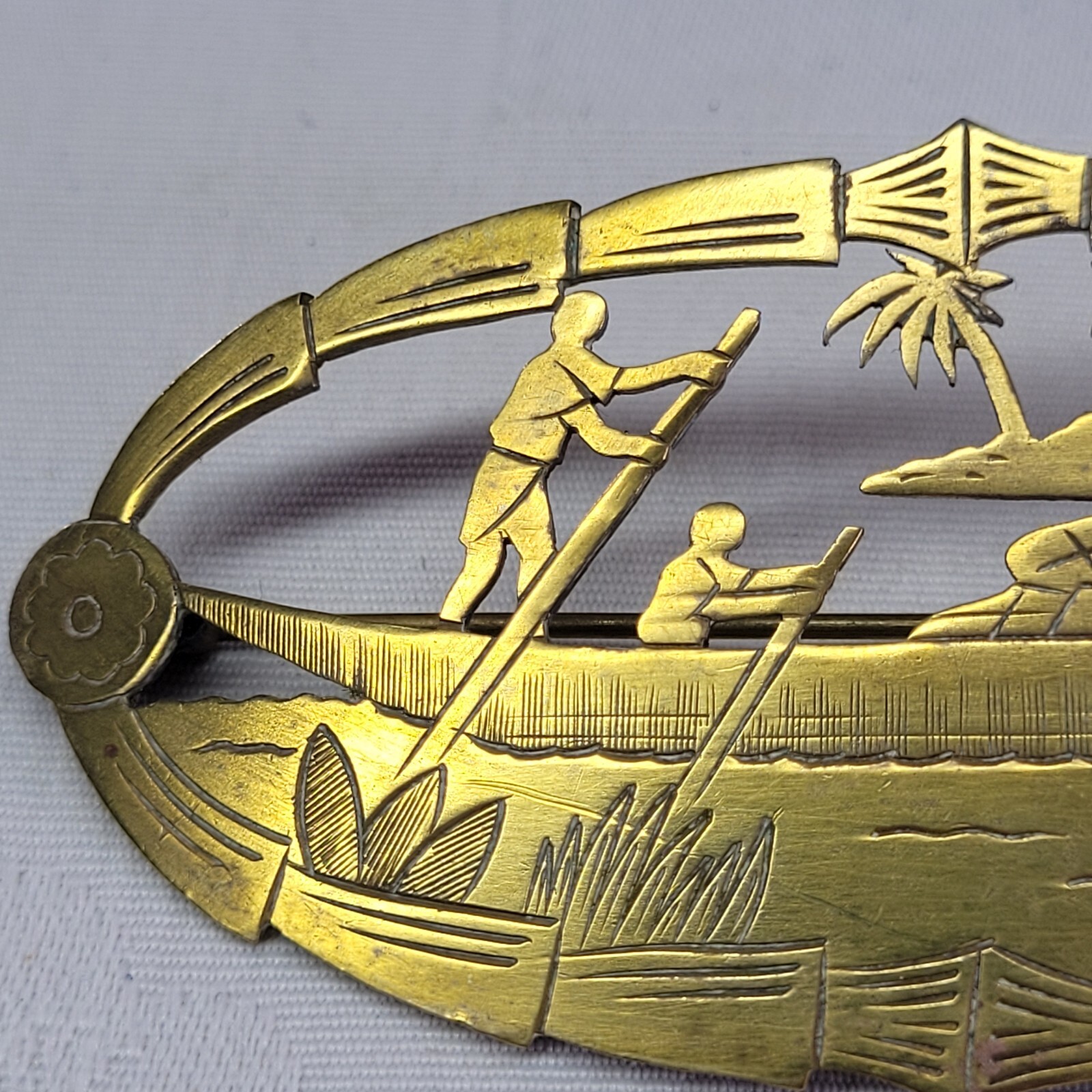 05K43 Antique Large Brass Brooch 1920/1930 China Indochina