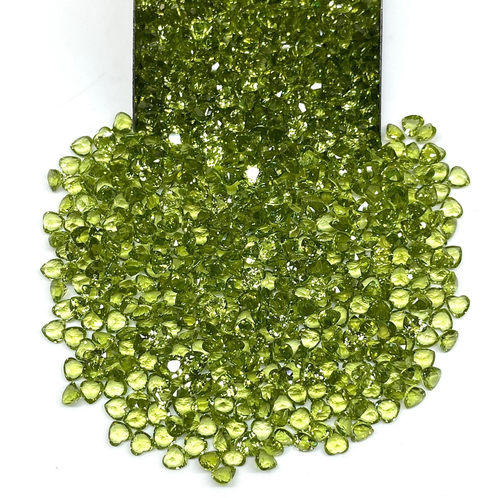 25 Pcs Natural Peridot 4mm Heart Cut Untreated Top Green Loose Gemstones Lot