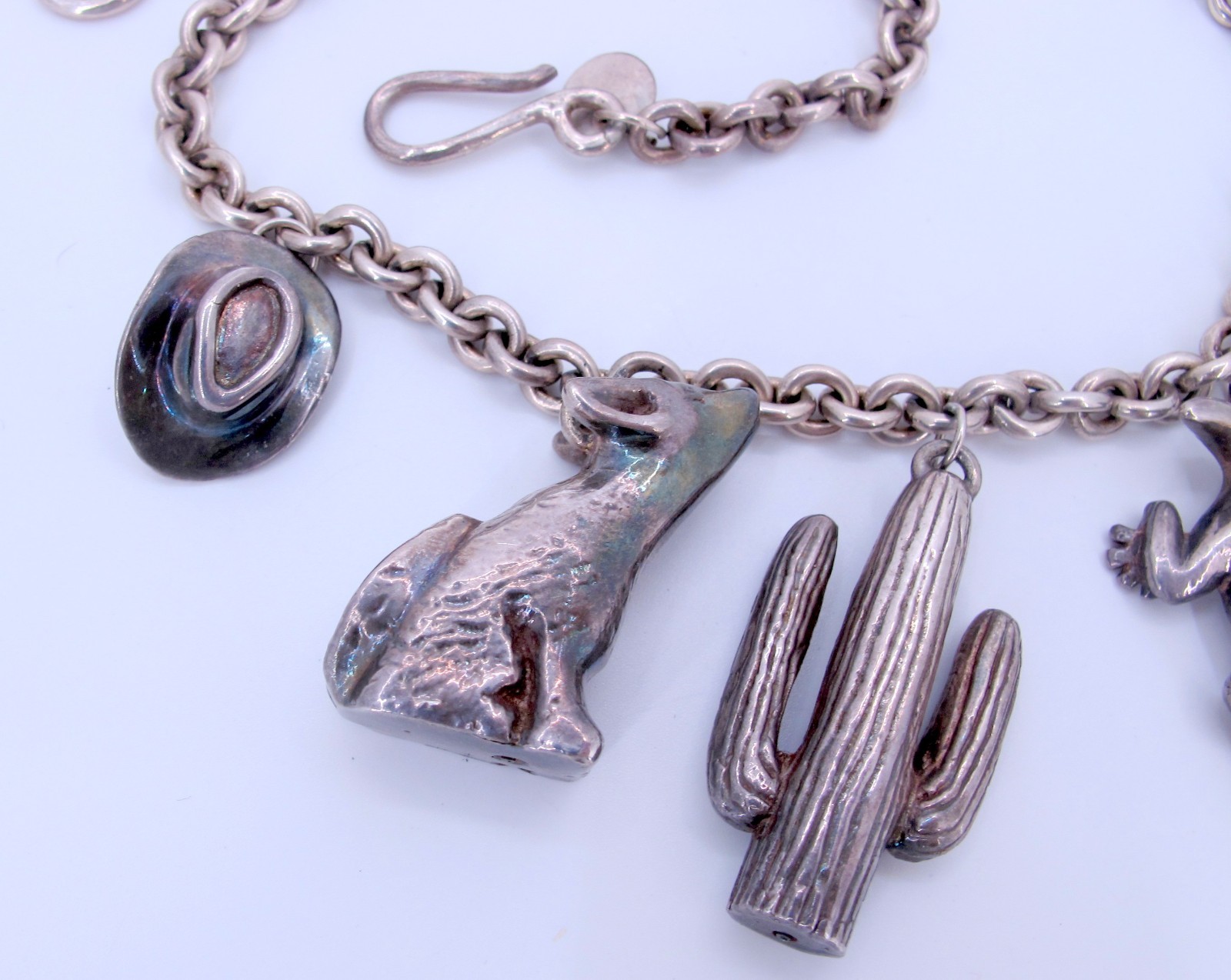 Vintage Sterling Susan Cummings Western 5 Charms Necklace 19″ Long******