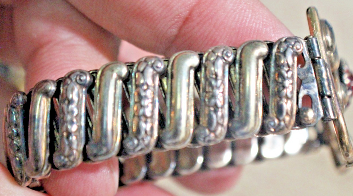 Wonderful L.S. Co Lustern 12k Gold Filled On Sterling Expansion Women Bracelet