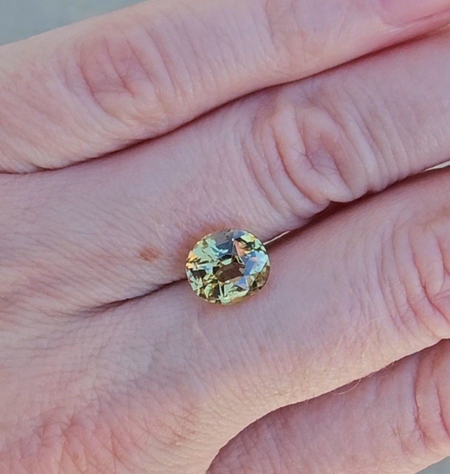 AIG CERTIFIED 3.59ct 100%Natural Earth-Mined NO-HEAT!! Yellow CHRYSOBERYL Oval