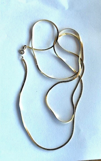 14K gold herringbone necklace 30 inch 5.04 grams gold