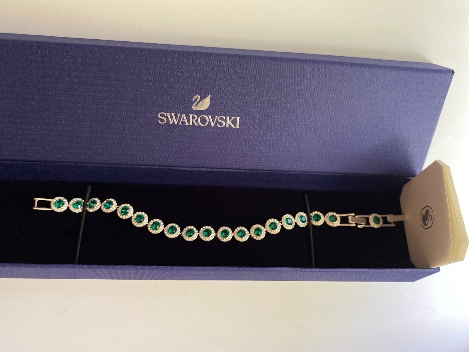 Vintage New Swarovski Una Angelic Emerald Green Crystal Round Cut Pave Bracelet