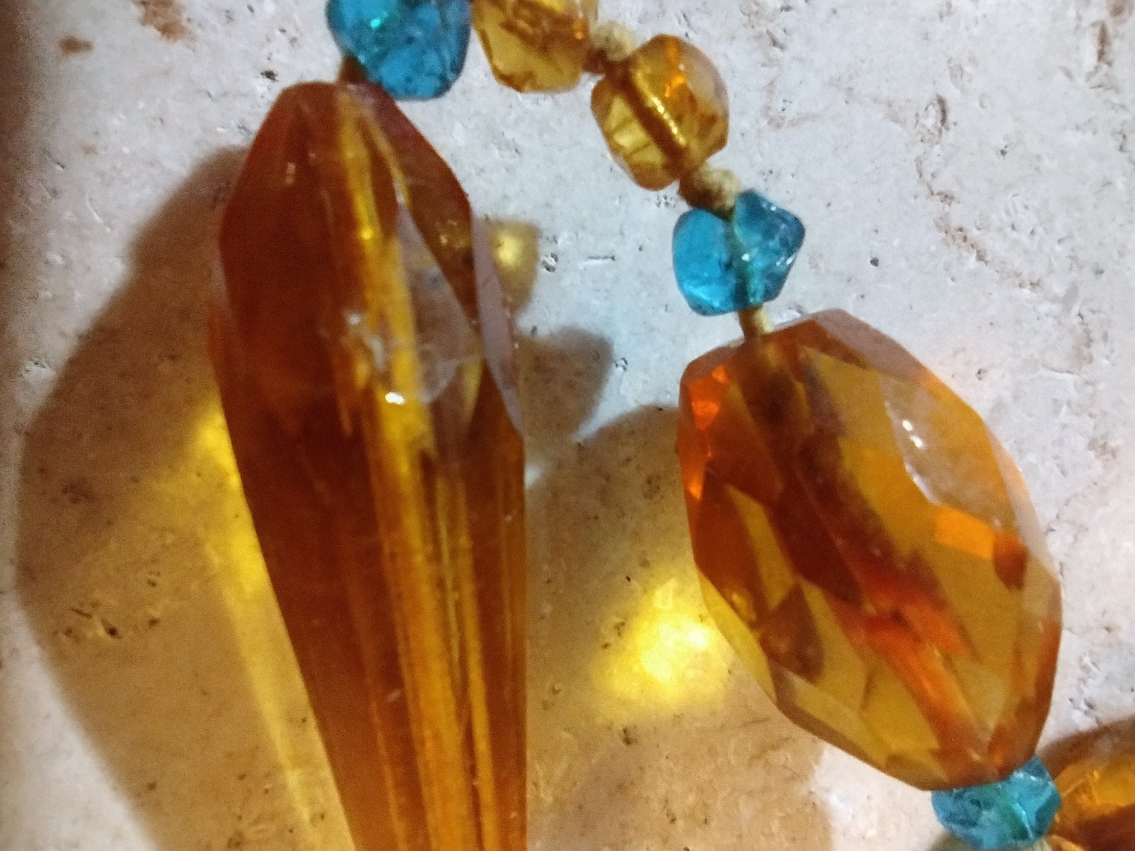 Authentic 1920s Art Deco Hand-Knotted Molded Glass Sautoir Flapper Necklace