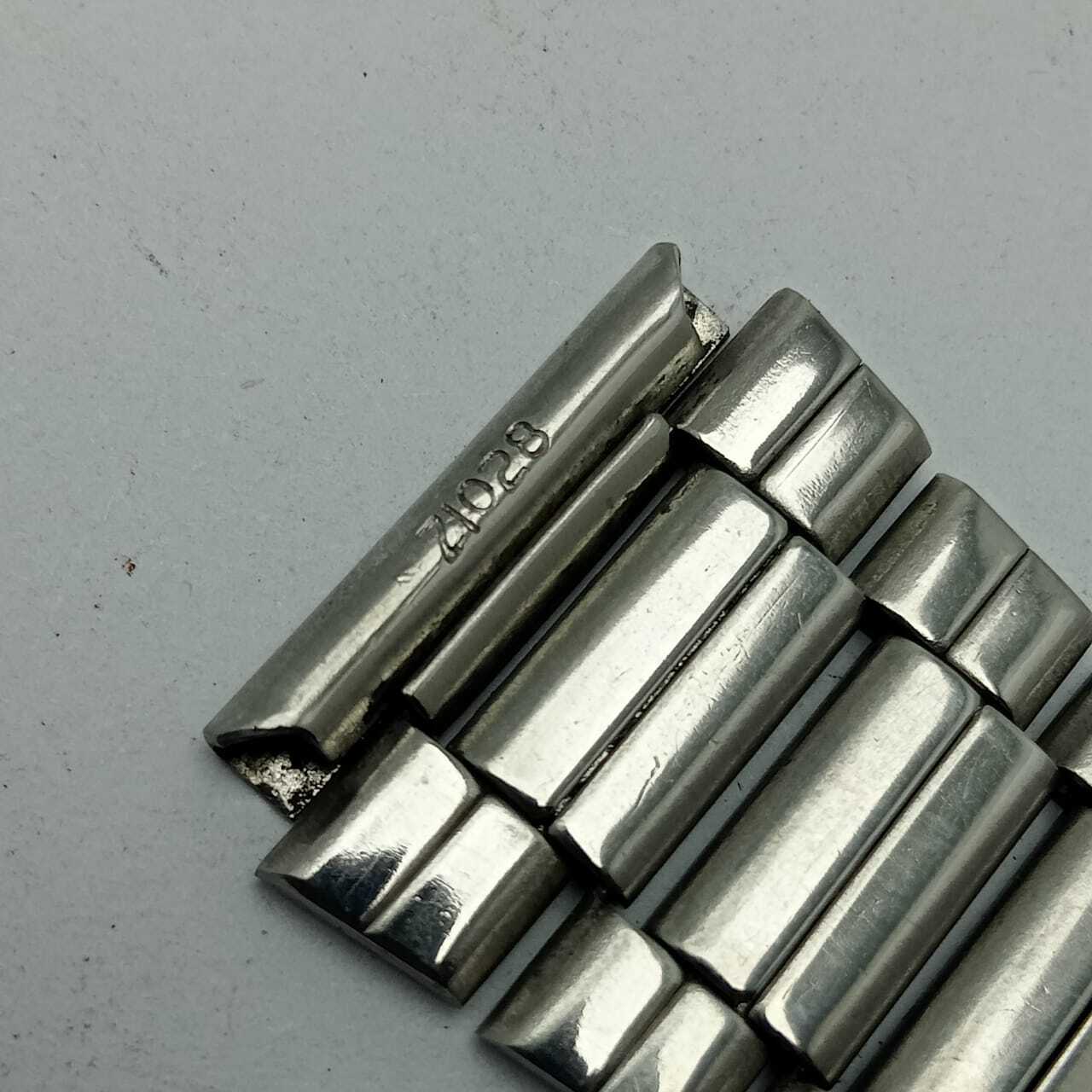 18 mm Seiko Z1028 Stainless Steel Vintage Watch 7009-8830 Bracelet KSF62ARL2