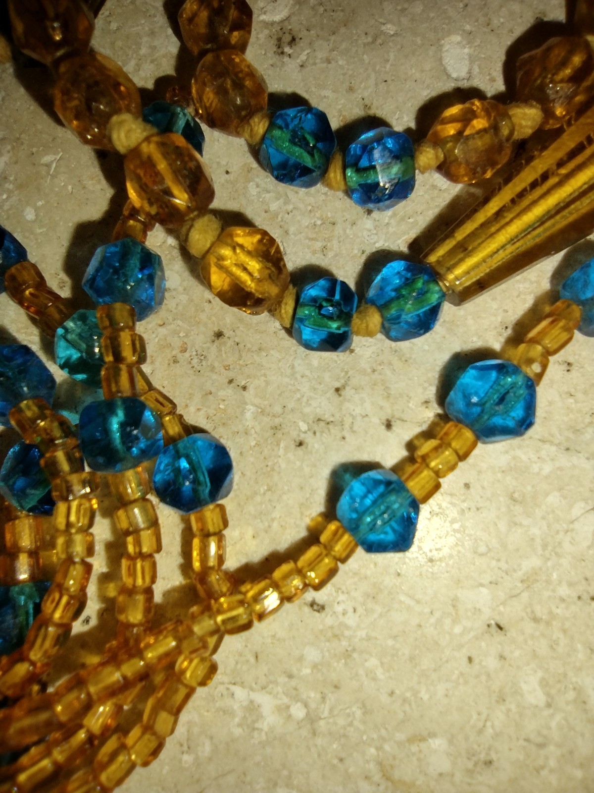 Authentic 1920s Art Deco Hand-Knotted Molded Glass Sautoir Flapper Necklace