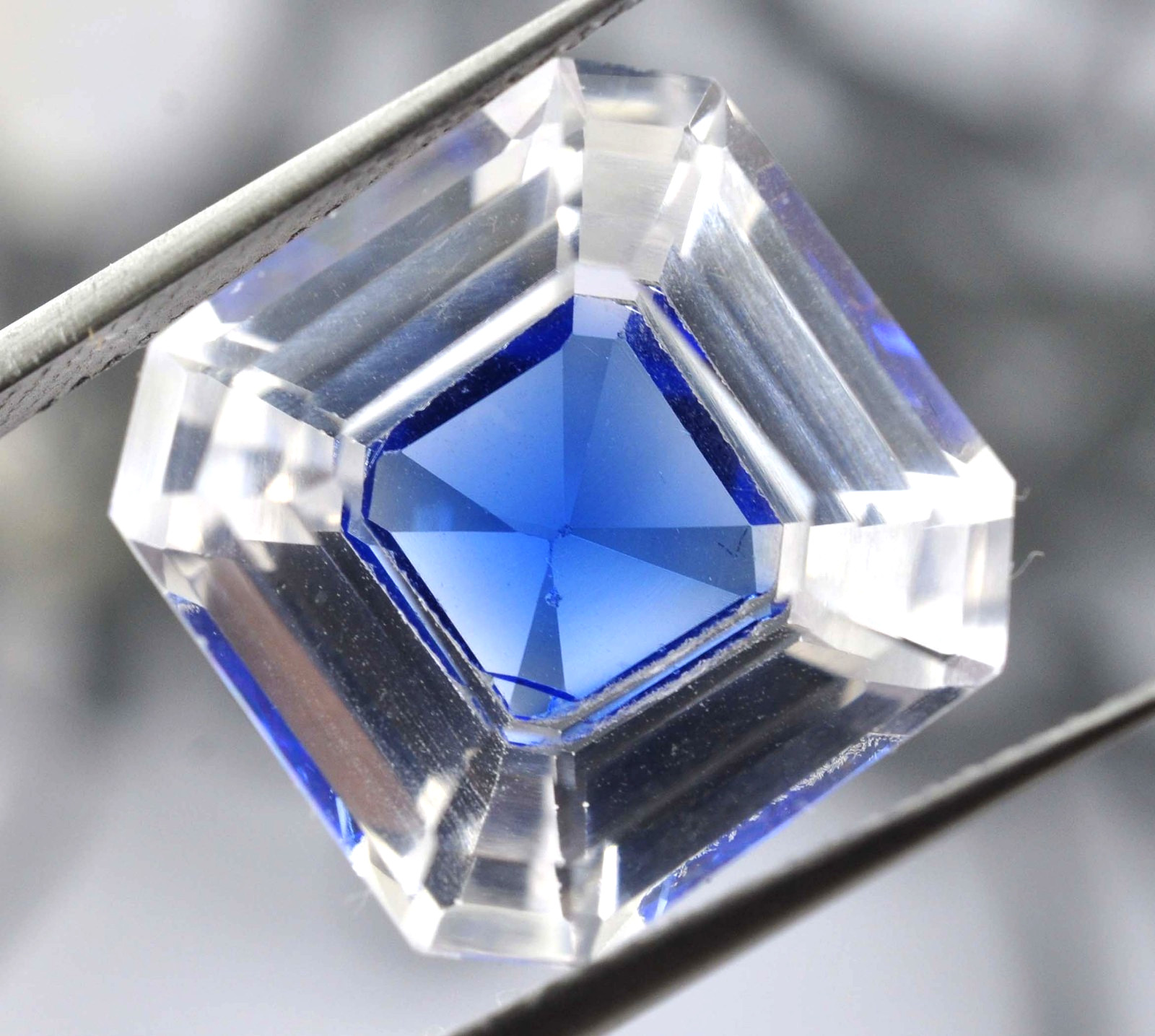 AAA 20.95Ct Striking Certified Natural Pitambari Sapphire Loose Asscher Gemstone