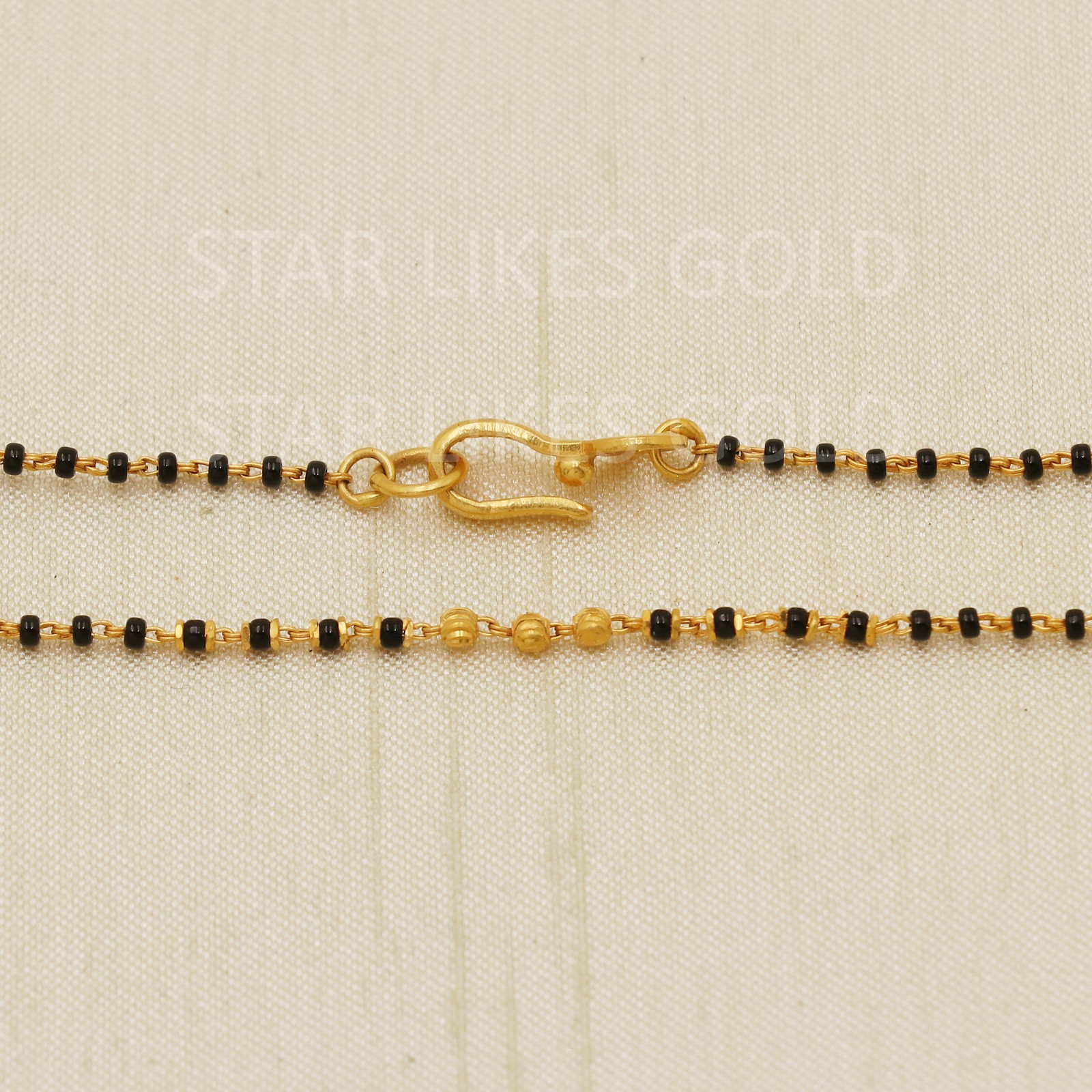 22k Gold Short Mangalsutra Chain No Pendant 17.5 Inches 6.13g Black Beads Women