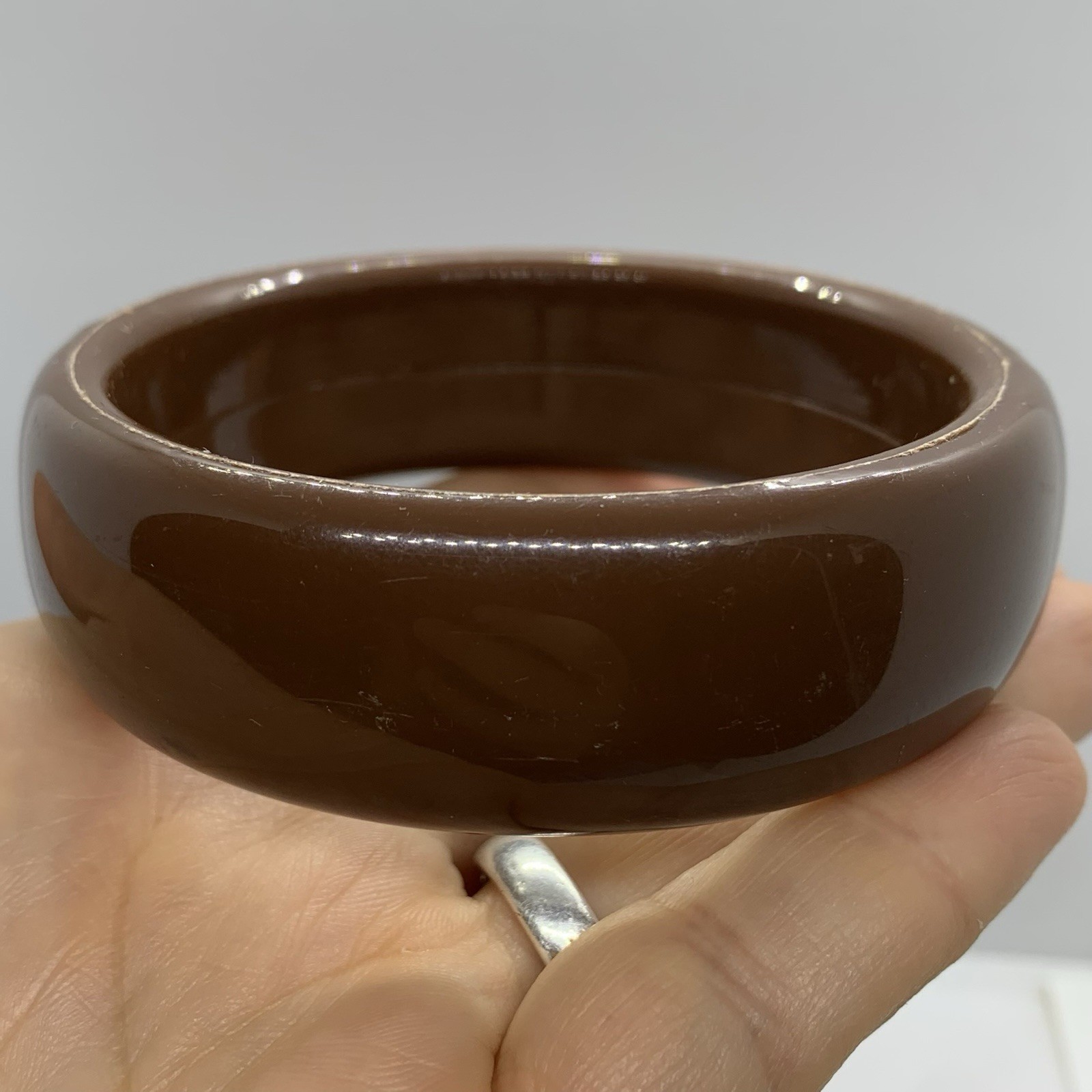 Vtg Chocolate Brown Lucite Chunky Bangle Bracelet Round 8.5” Length 7/8” Wide