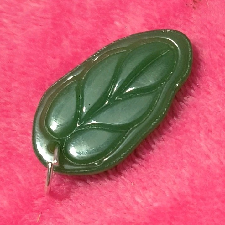 Green Leaf Pin Brooch, Nature Theme, Flowers & Plants, Leaf Shape Pin